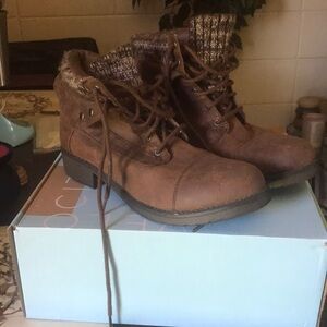 Faded Glory sz 9 ..GUC